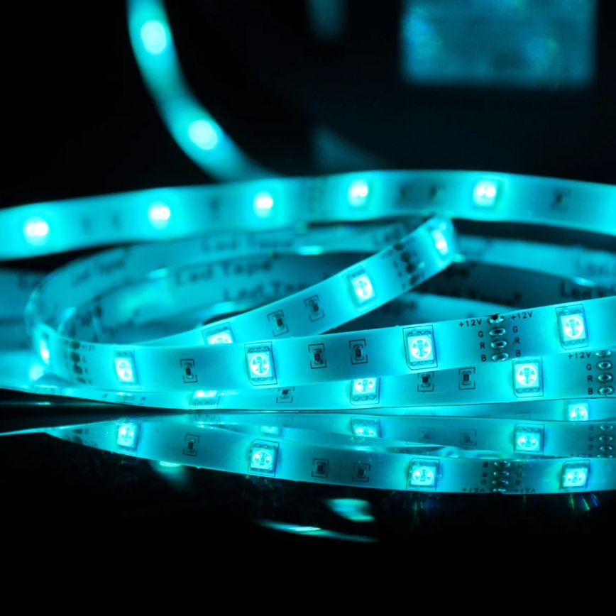 LED RGB Stmívatelný venkovní pásek 5m LED/14W/12V IP65 + DO