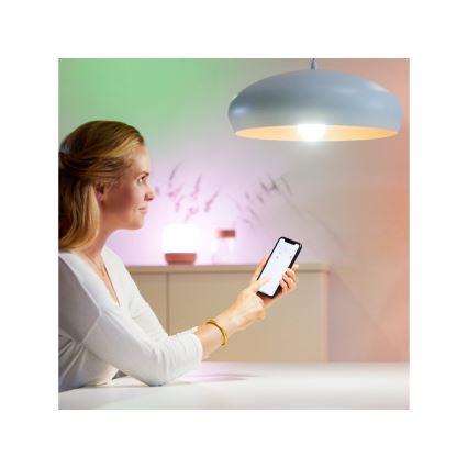 LED RGBW Stmívatelná žárovka E27/8,5W/230V 2200-6500K CRI 90 Wi-Fi + dálkové ovládání - Reality