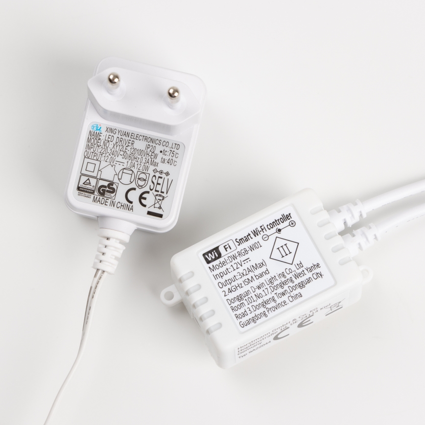 LED RGBW Stmívatelný pásek LED/9W/230V 5m Wi-Fi + dálkové ovládání