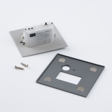 LED Schodišťové svítidlo se senzorem pohybu a soumraku LED/1,5W/230V 3000/4000/6000K stříbrná