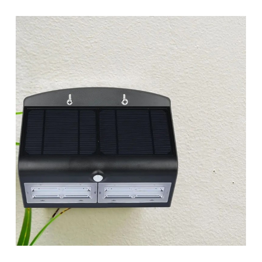 LED Solární nástěnné svítidlo se senzorem LED/7W/3,7V 4000K IP65 4000 mAh černá