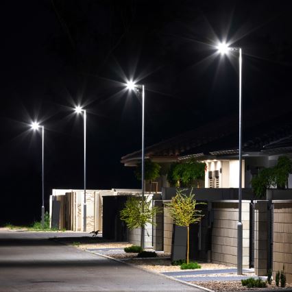 LED Solární pouliční lampa VIA 150W/15000 mAh 3,2V 6000K IP65 + dálkové ovládání