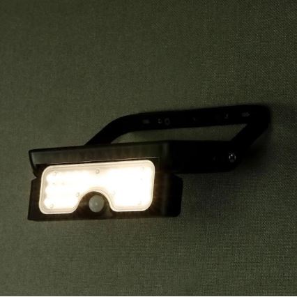 LED Solární reflektor se senzorem LED/5W/3,7V IP65 4000K 3000 mAh
