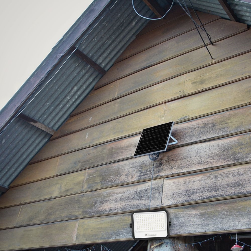 LED Stmívatelný solární reflektor LED/300W/3,2V 2000-8000K IP65 15000 mAh černá + dálkové ovládání