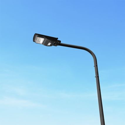 LED Stmívatelná solární pouliční lampa se senzorem pohybu a soumraku LED/6W/3,2V 6000K IP65 5000 mAh černá + dálkové ovládání