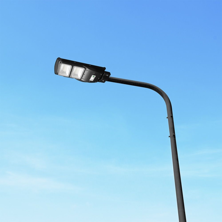 LED Stmívatelná solární pouliční lampa se senzorem pohybu a soumraku LED/8W/3,2V 6000K IP65 9000 mAh černá + dálkové ovládání