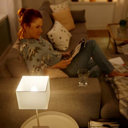 LED Stmívatelná žárovka Philips Hue WHITE E14/5,5W/230V 2700K