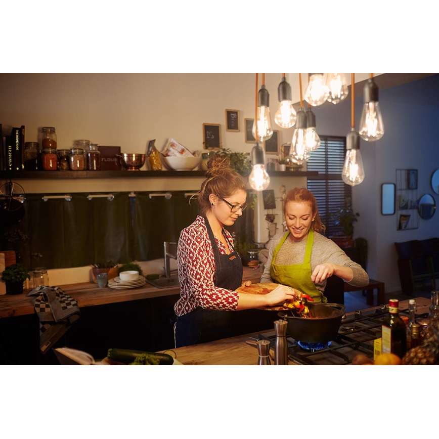 LED Stmívatelná žárovka Philips Warm Glow E27/8,5W/230V 2200-2700K