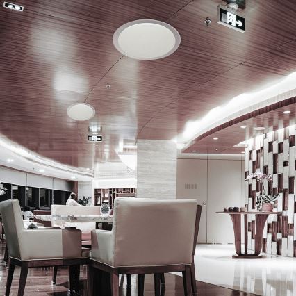 LED Stmívatelné stropní svítidlo LED/72W/230V 3000-6500K pr. 67 cm bílá + dálkové ovládání