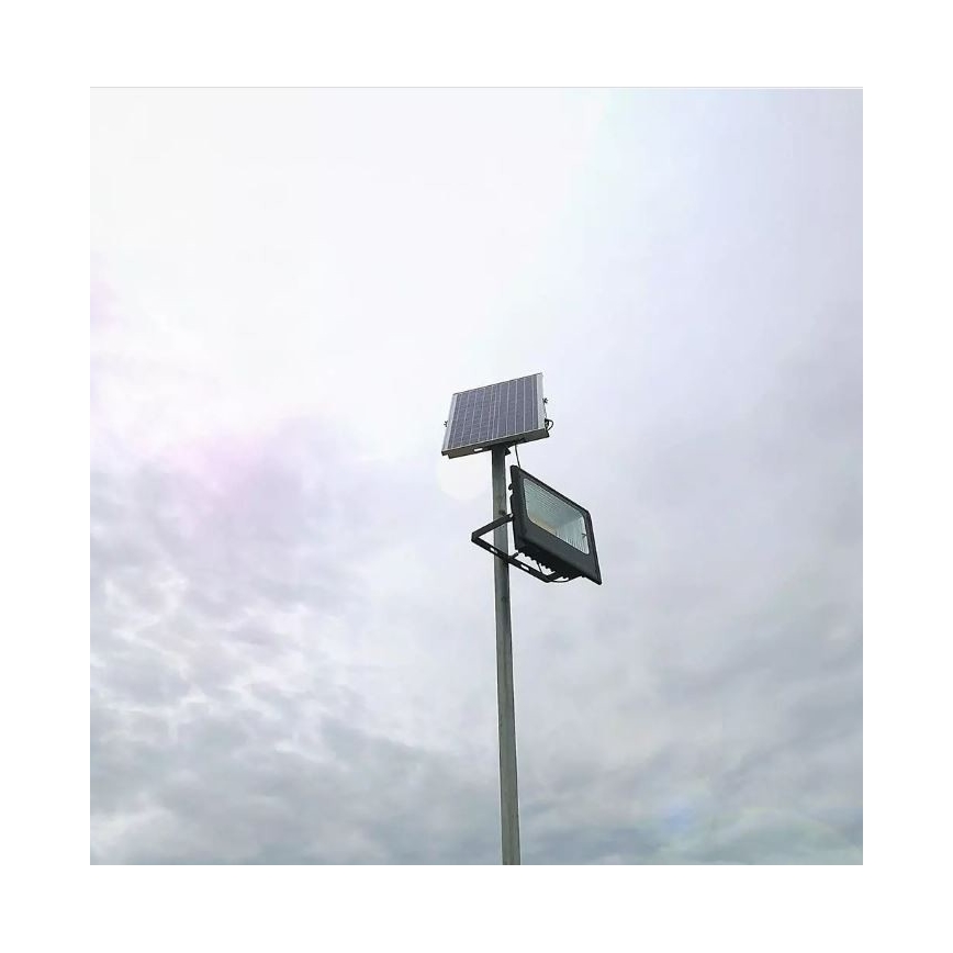 LED Stmívatelný solární reflektor LED/12W/3,2V 4000K IP65 + dálkové ovládání