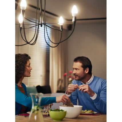 LED svíčka Philips E14/4W/230V 2700K