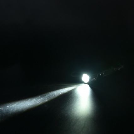 LED svítilna LED/5W/2xAA