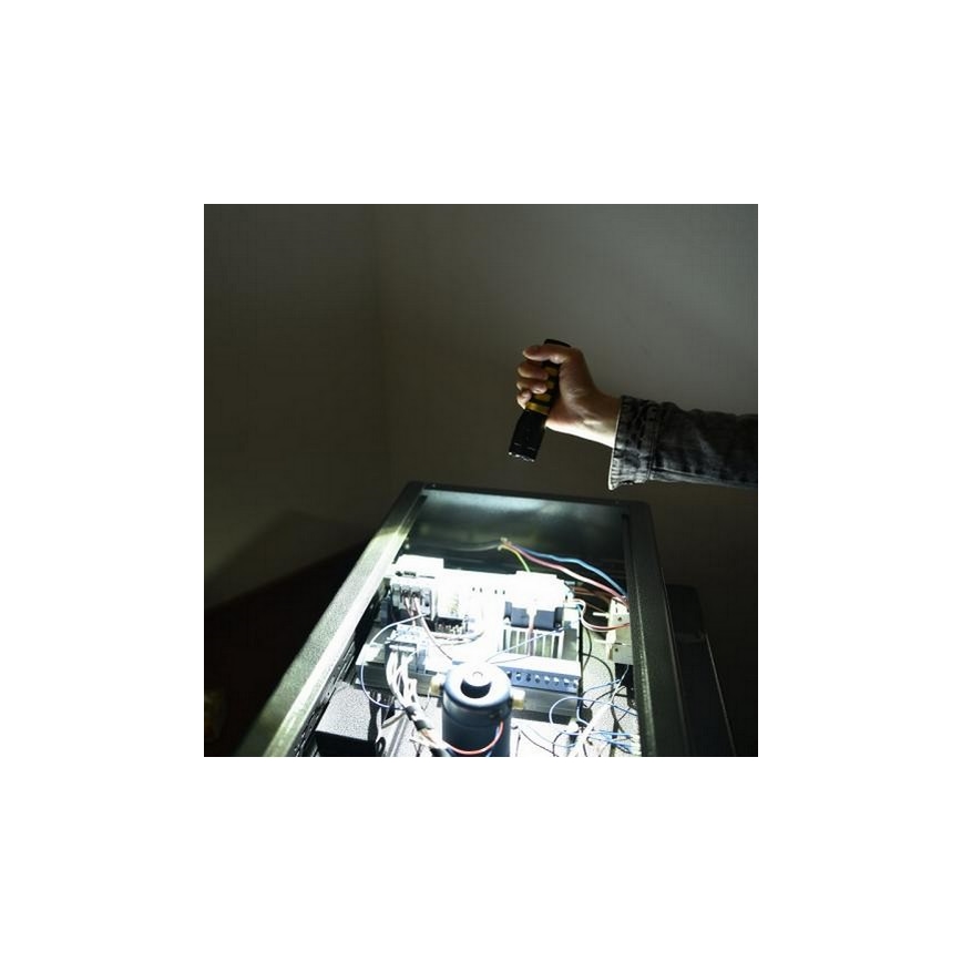 LED Svítilna LED/5W/3xAAA