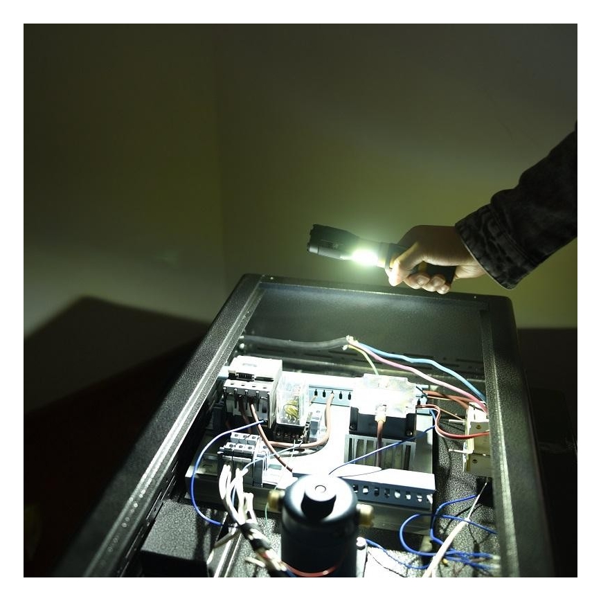 LED Svítilna LED/5W/3xAAA