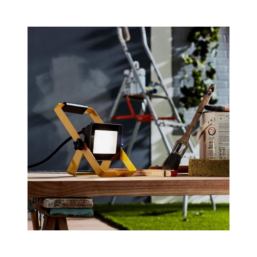 LED Venkovní přenosný reflektor YONKERS LED/20W/230V IP65