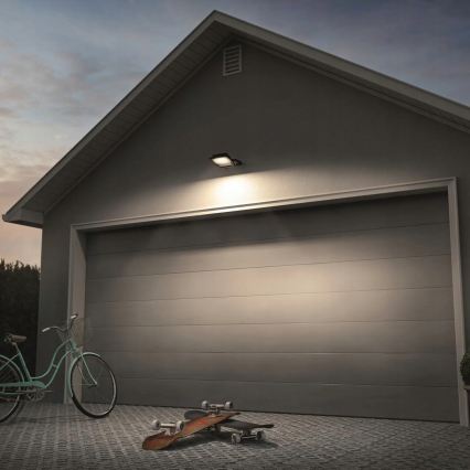 LED Venkovní reflektor se senzorem LED/50W/230V 4500K IP65 černá