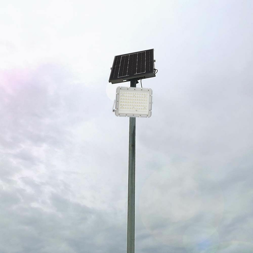 LED Venkovní stmívatelný solární reflektor LED/15W/3,2V IP65 4000K 12000 mAh bílá + dálkové ovládání