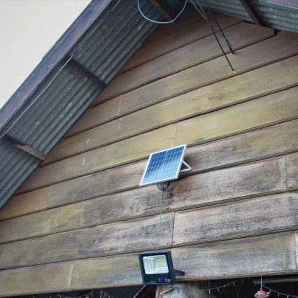 LED Venkovní solární reflektor LED/40W/10V IP65 6000K 20000 mAh + dálkové ovládání