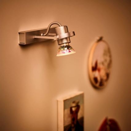 LED Žárovka Philips GU5,3/MR16/8,2W/12V 2700K