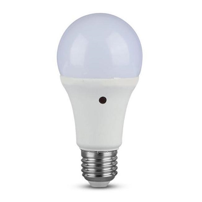 LED Žárovka se soumrakovým senzorem E27/9W/230V 2700K