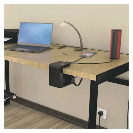 Legrand 050412 - Prodlužovací kabel s vypínačem na desku stolu 4Z Typ E + 2x USB-A 1,5m černá