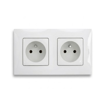 Legrand - Dvojitá zásuvka domovní 250V/16A s rámečkem NILOE bílá