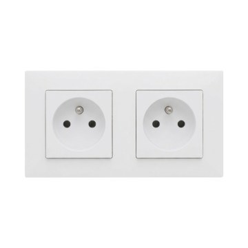 Legrand - Dvojitá zásuvka domovní 250V/16A s rámečkem NILOE STEP bílá