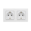 Legrand - Dvojitá zásuvka domovní SCHUKO 250V/16A s rámečkem NILOE STEP bílá