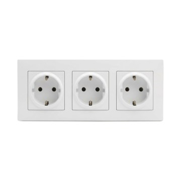 Legrand - Trojitá zásuvka domovní SCHUKO 250V/16A s rámečkem NILOE STEP bílá