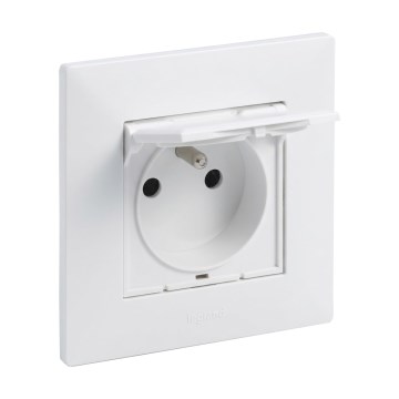 Legrand - Venkovní zásuvka 250V/16A IP44 s rámečkem NILOE STEP bílá