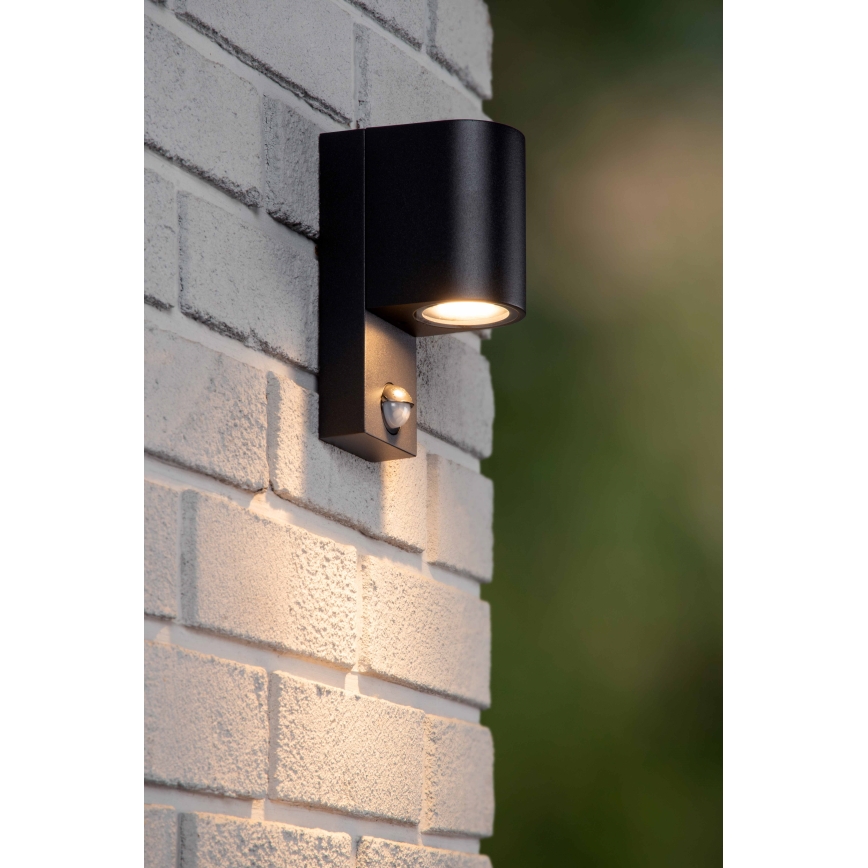 Lucide 69803/01/30 - Venkovní svítidlo se senzorem ZARO 1xGU10/7W/230V IP65 černá