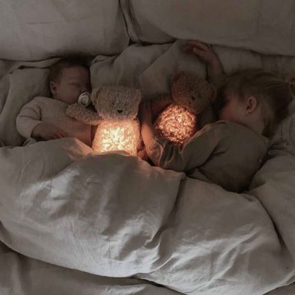 Moonie - Usínáček s melodií a světlem medvídek cappuccino