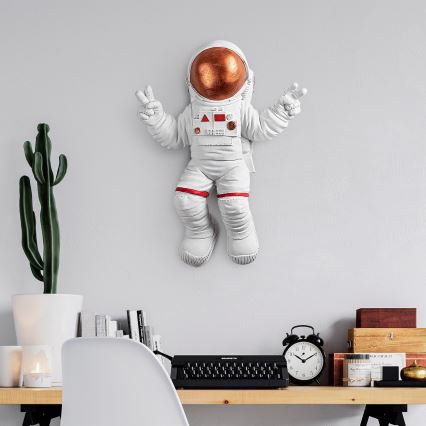 Nástěnná dekorace 47x35 cm astronaut měděná