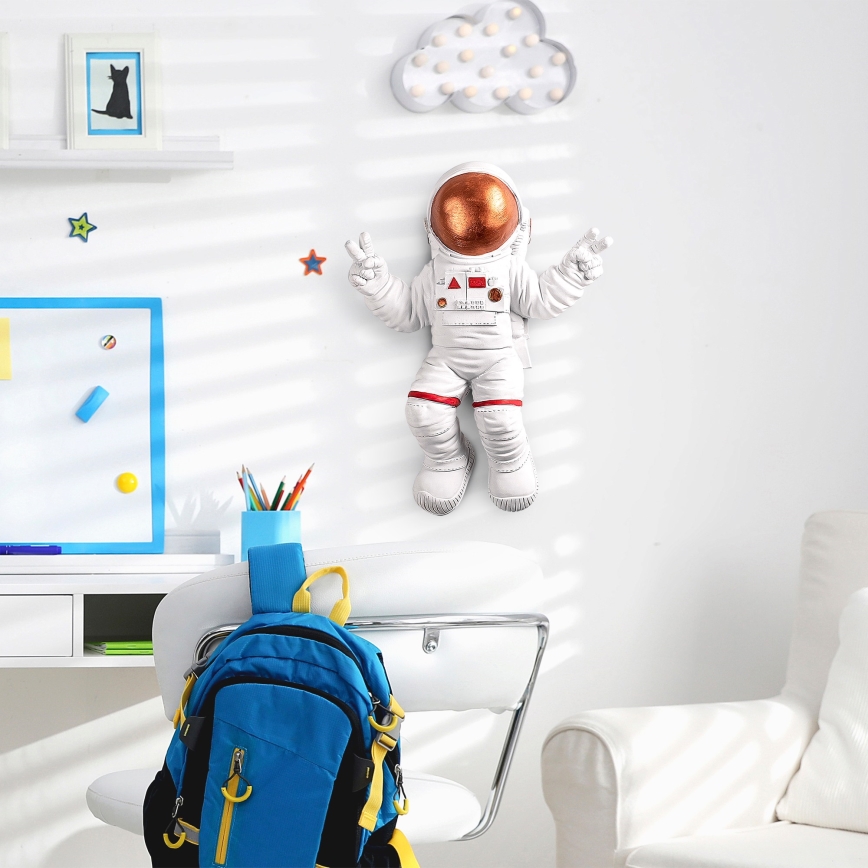 Nástěnná dekorace 47x35 cm astronaut měděná