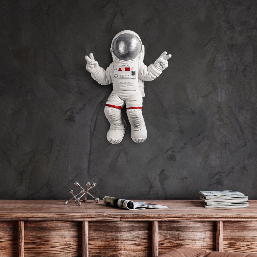 Nástěnná dekorace 47x35 cm astronaut stříbrná