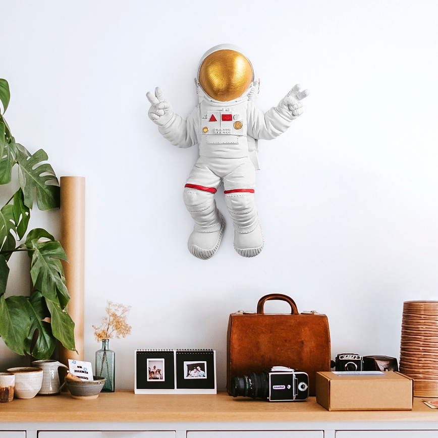 Nástěnná dekorace 47x35 cm astronaut zlatá