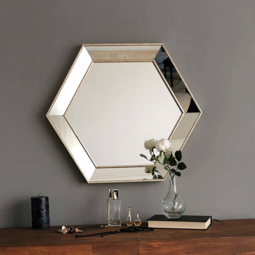 Nástěnné zrcadlo 60x52 cm stříbrná