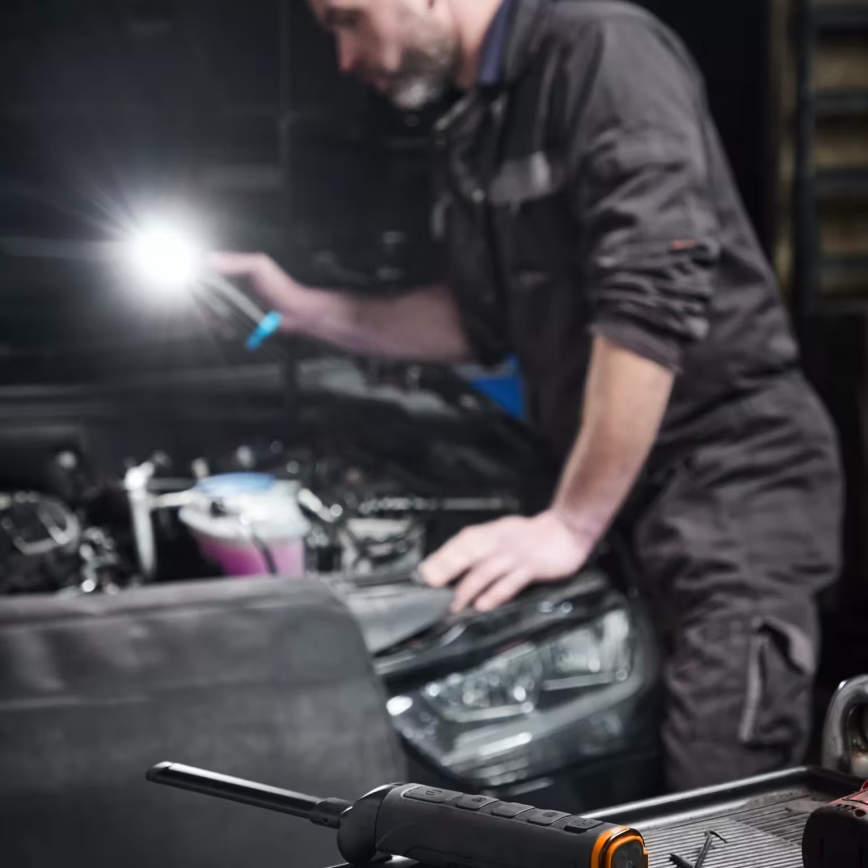 Osram - Bezdrátová magnetická nabíječka LEDINSPECT DUAL CHARGE PAD 5V