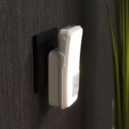 Osram - LED Orientační svítidlo do zásuvky se senzorem LUNETTA LED/2W/230V