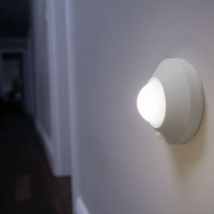 Osram - LED Orientační svítidlo se senzorem NIGHTLUX LED/2W/3xAA bílá