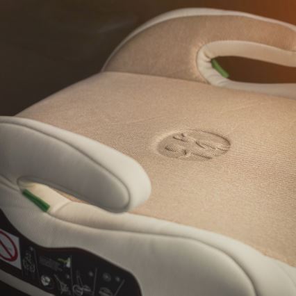 PETITE&MARS - Podsedák do auta OPTIMUS PRO i-Size 125-150 cm (22-36 kg) béžová