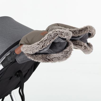 PETITE&MARS - SADA Dětský fusak 4v1 COMFY + rukávníky na kočárek FURRY Mocha Mousse