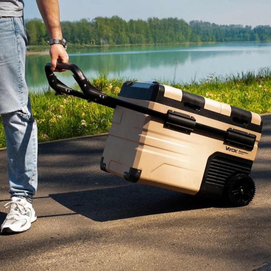 Přenosná autochladnička s LCD displejem 39 l 230V/12V/24V hnědá