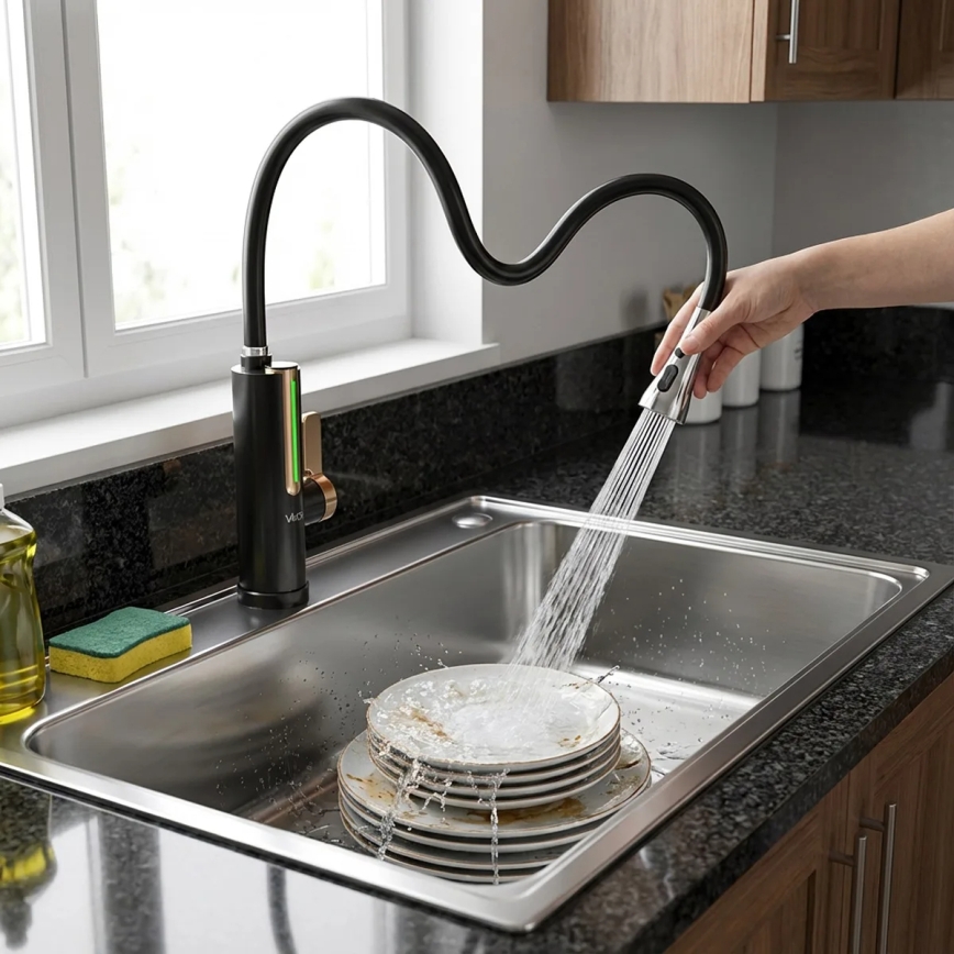 Průtokový ohřívač vody s LED displejem 3000W/230V IPX4 černá/zlatá