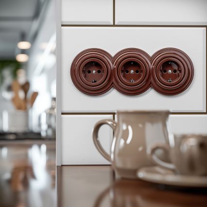 Reblig - Trojitá retro zásuvka domovní s rámečkem SCHUKO 230V hnědá