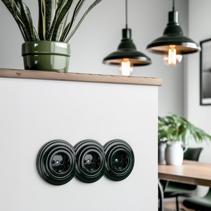 Reblig - Trojitá retro zásuvka domovní s rámečkem SCHUKO 230V zelená