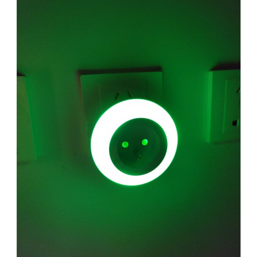 LED Orientační svítidlo se soumrakovým senzorem a zásuvkou LED/0,6W/230V
