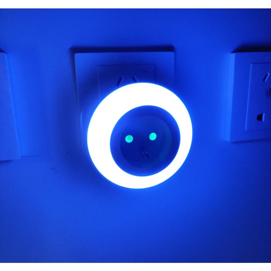 LED Orientační svítidlo se soumrakovým senzorem a zásuvkou LED/0,6W/230V