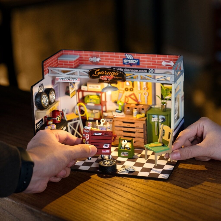 RoboTime - Miniatura domečku Garáž 2xAAA