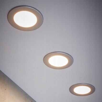 SADA 3x LED Koupelnové podhledové svítidlo LED/6W/230V IP44 stříbrná